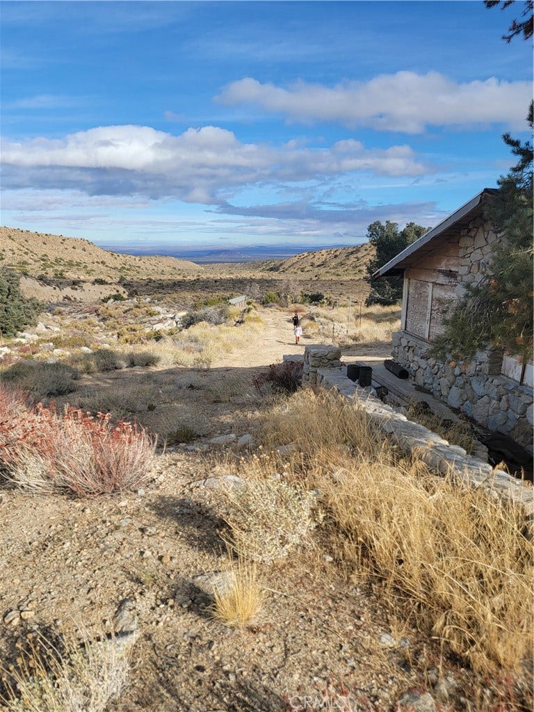 300 E Z12 Street, Llano, CA 93544 300 E Z12 Street, Llano, CA 93544