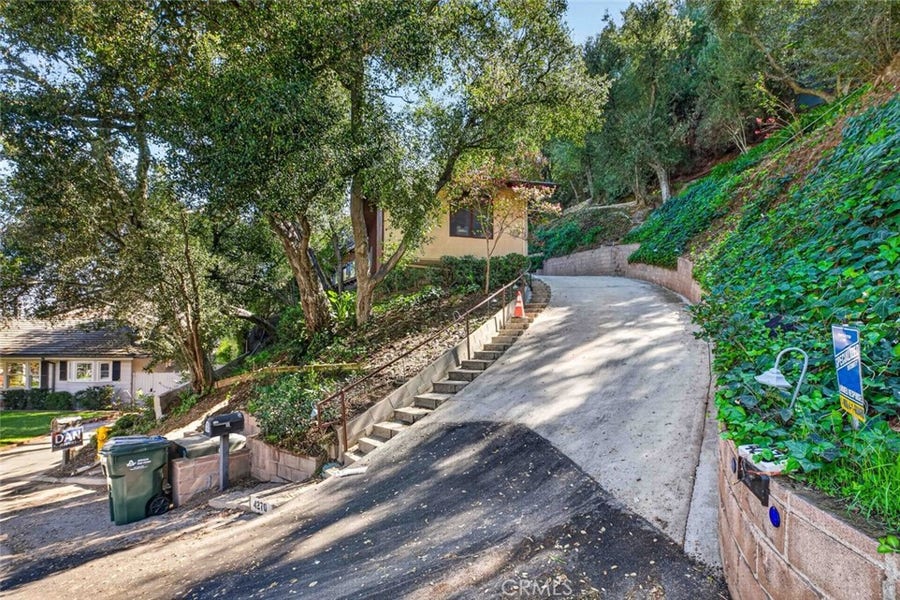 Property photo for 4270 Mesa Vista Drive, La Canada Flintridge, CA