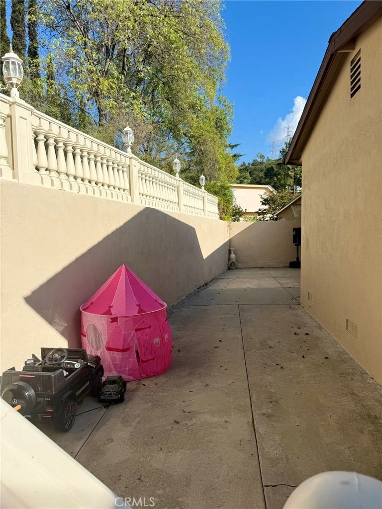 3100 Charing Cross Rd, Glendale, CA 91206 3100 Charing Cross Rd, Glendale, CA 91206