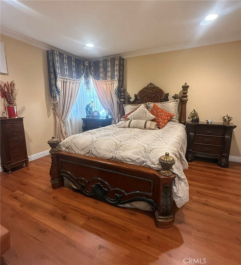 3100 Charing Cross Rd, Glendale, CA 91206 Primary bedroom