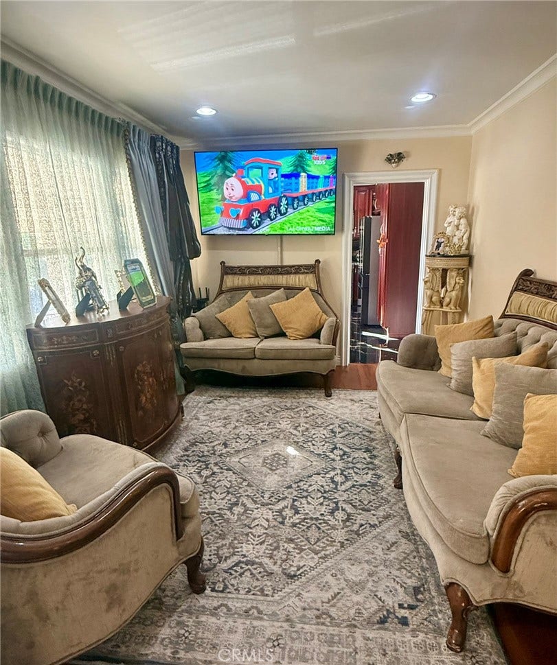 3100 Charing Cross Rd, Glendale, CA 91206 Formal dining room