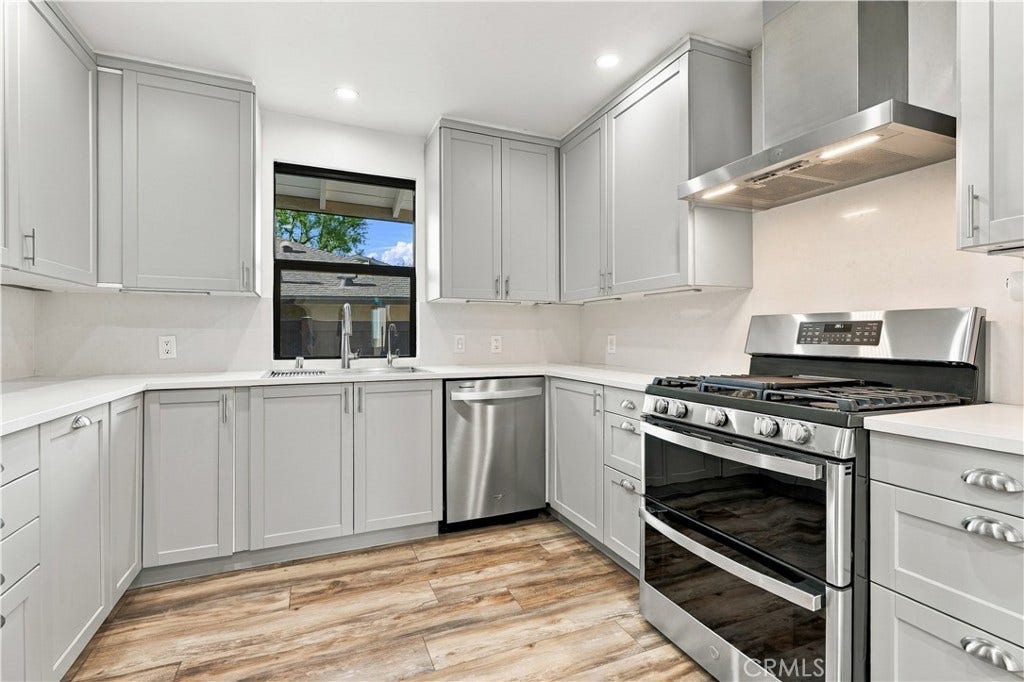 4548 Loma Vista, La Canada Flintridge, CA 91011 4548 Loma Vista, La Canada Flintridge, CA 91011