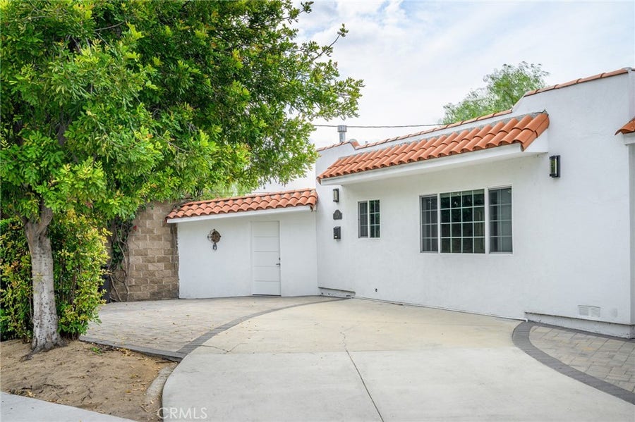 Property photo for 1014 Monterey Road, Glendale, CA