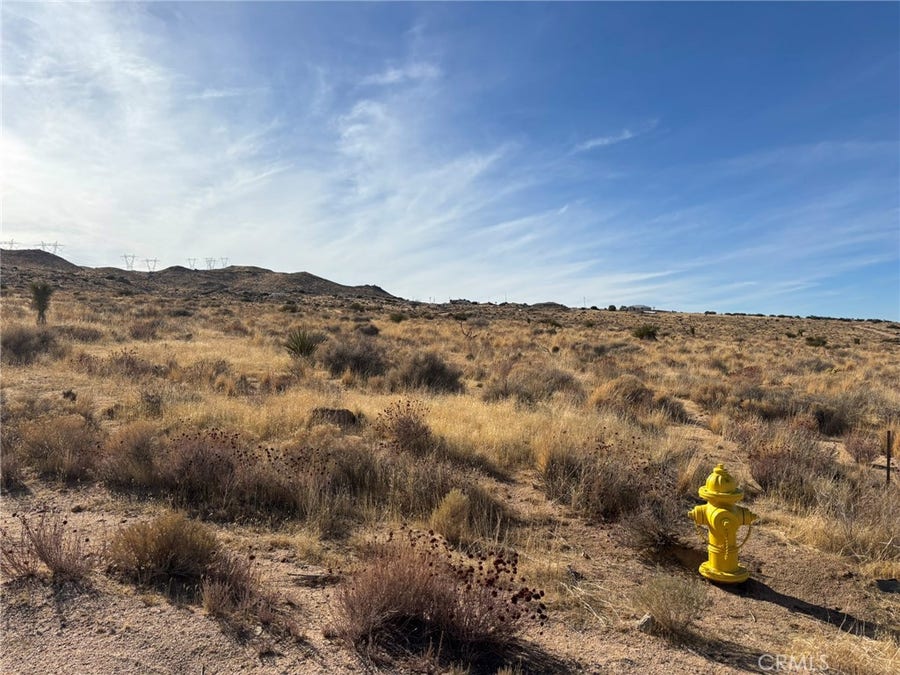 Property photo for 20 Luna Mountain Road, Apple Valley, CA