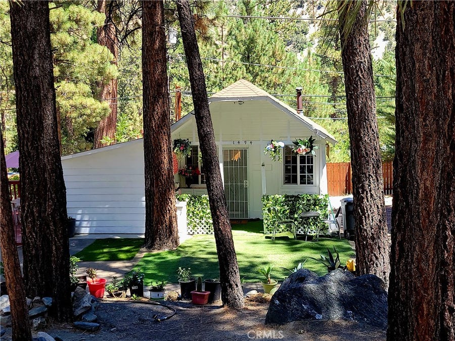 Property photo for 1494 Laura Street, Wrightwood, CA