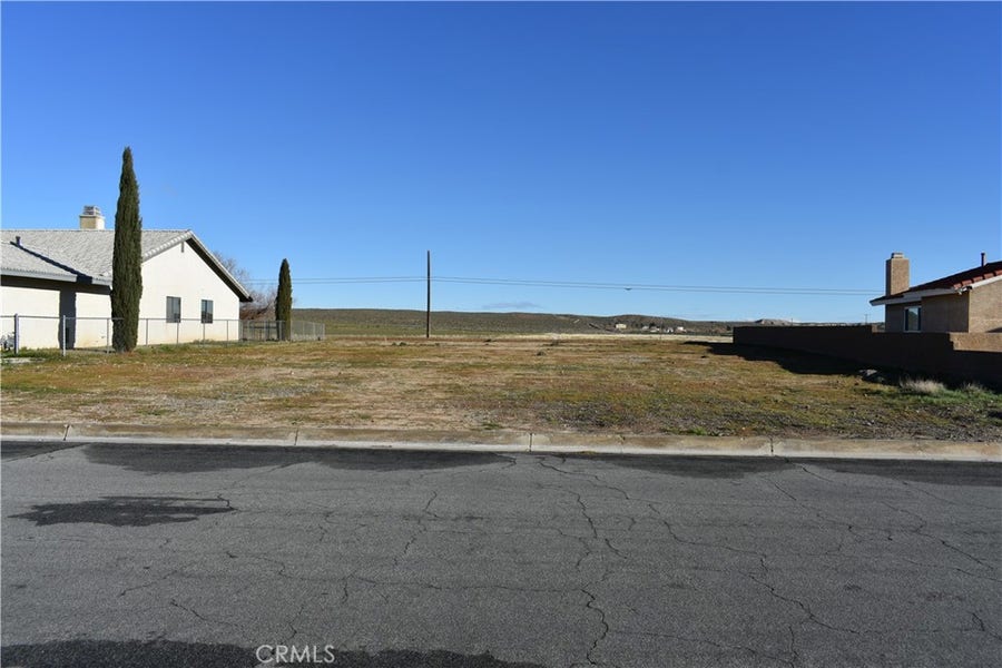 Property photo for 15224 Tournament Drive, Helendale, CA