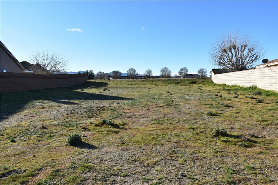 Property photo for 27237 Peach Tree Lane, Helendale, CA