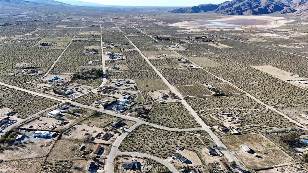 723 Clark Road, Lucerne Valley, CA 92356 723 Clark Road, Lucerne Valley, CA 92356