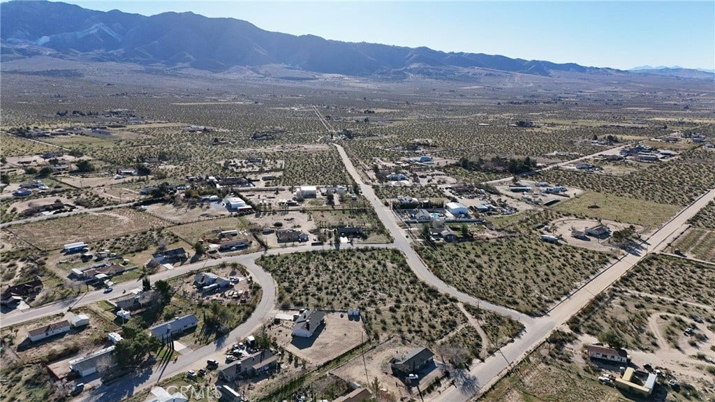 723 Clark Road, Lucerne Valley, CA 92356 723 Clark Road, Lucerne Valley, CA 92356