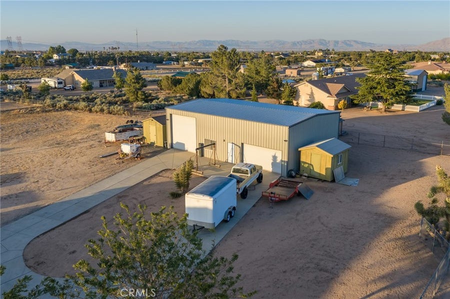 Property photo for 11526 Prairie, Oak Hills, CA
