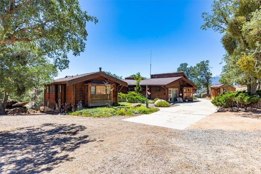 Property photo for 24087 Clover Spring, Tehachapi, CA