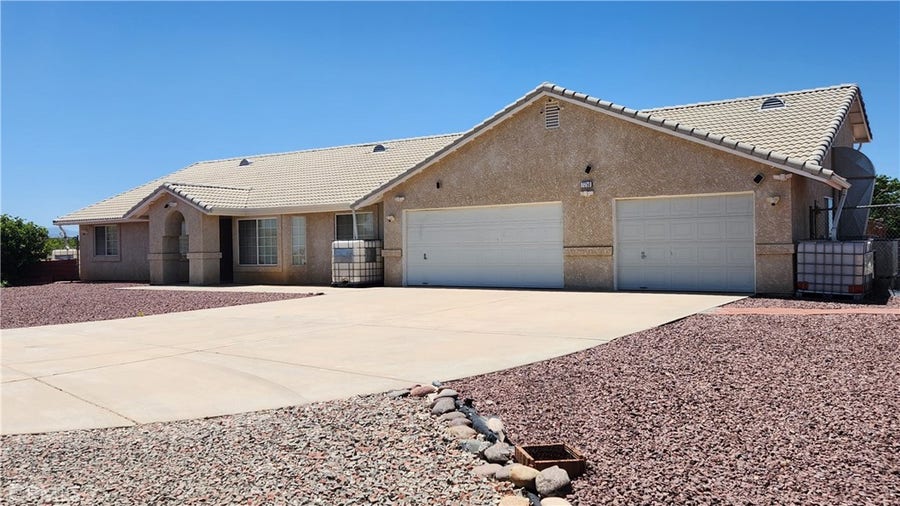 Property photo for 7250 Cayucos, Phelan, CA