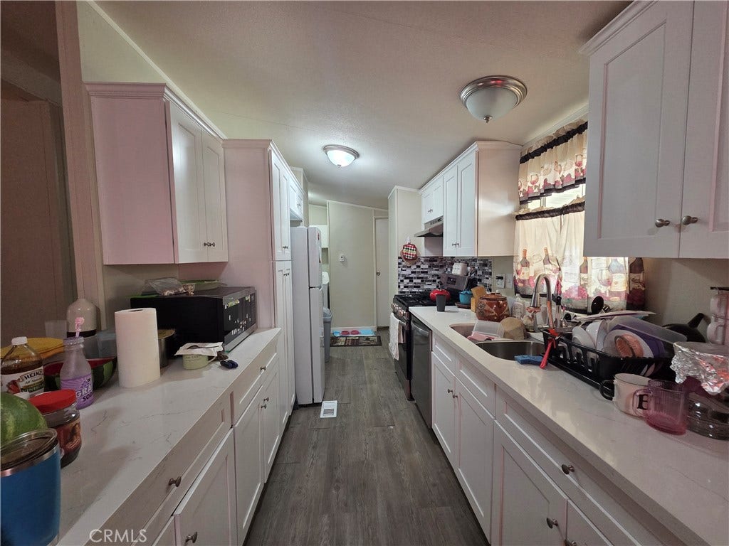 19014 Joshua Street, Adelanto, CA 92301 Kitchen
