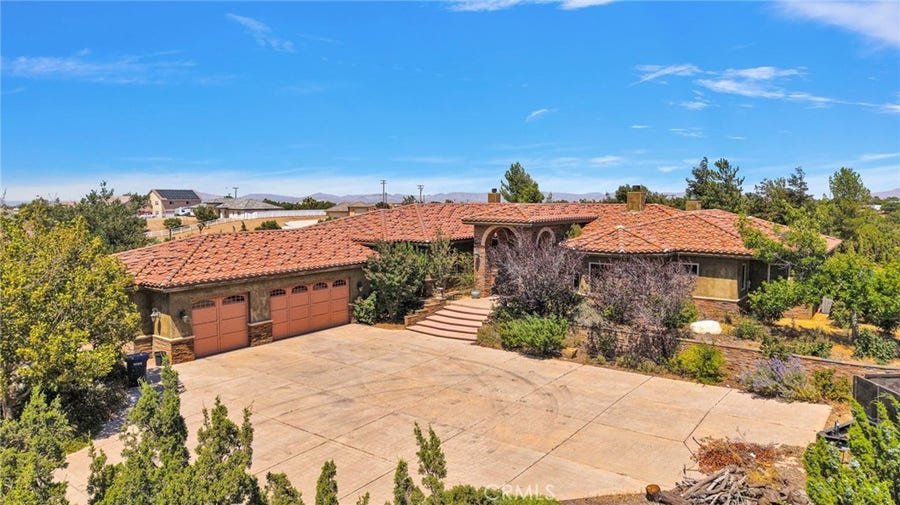 Property photo for 8323 Macron, Oak Hills, CA