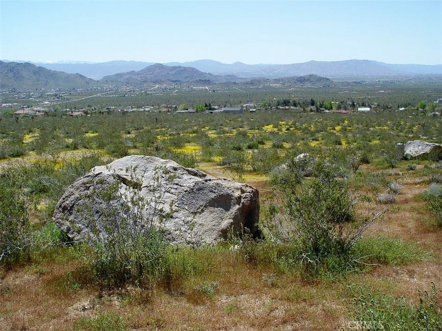 Property photo for 1 Susie Lane, Apple Valley, CA
