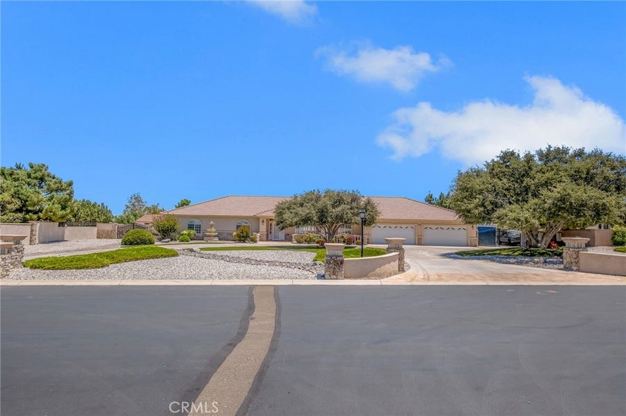 Property photo for 6955 Oak View Court, Oak Hills, CA
