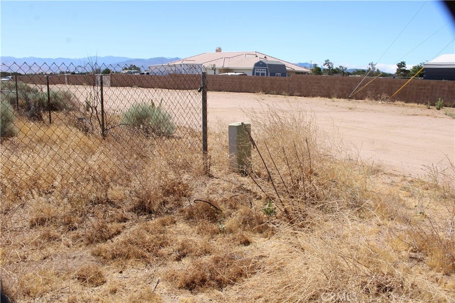 Property photo for 13464 Fir, Oak Hills, CA