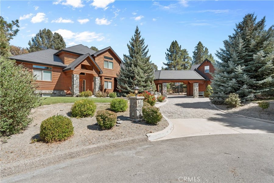 Property photo for 2473 Interlaken Court, Wrightwood, CA