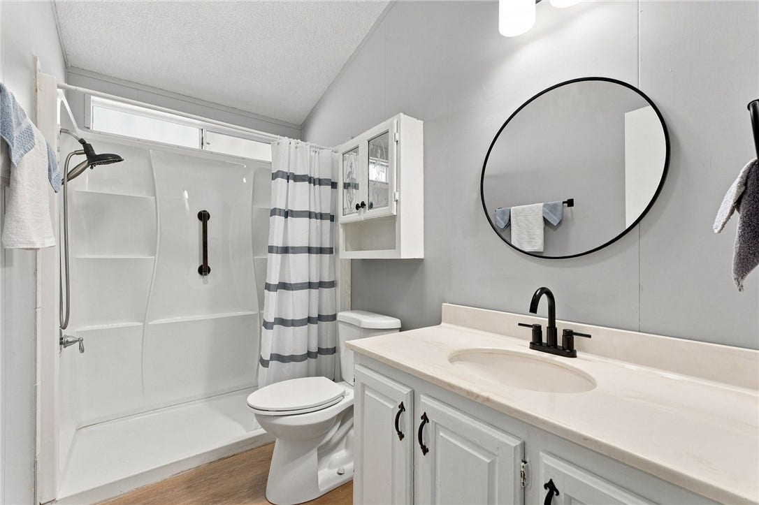 20843 Waalew, #C6, Apple Valley, CA 92307 20843 Waalew, #C6, Apple Valley, CA 92307