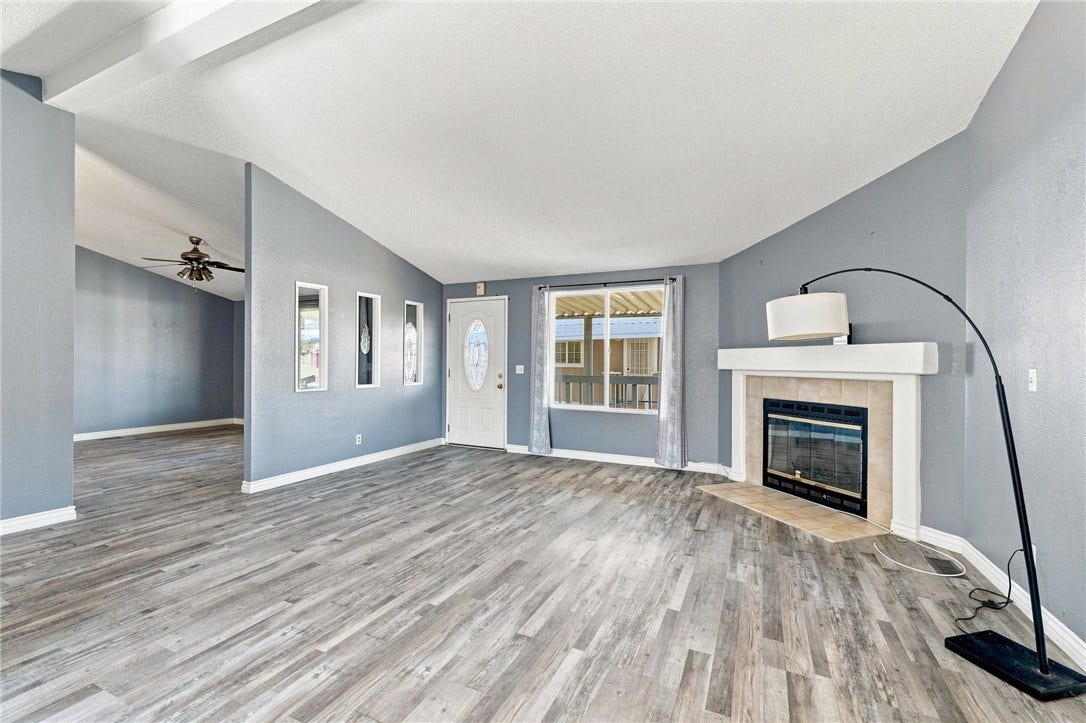 20843 Waalew, #C6, Apple Valley, CA 92307 20843 Waalew, #C6, Apple Valley, CA 92307