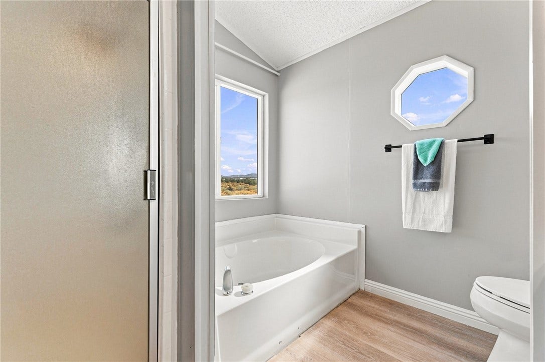 20843 Waalew, #C6, Apple Valley, CA 92307 20843 Waalew, #C6, Apple Valley, CA 92307