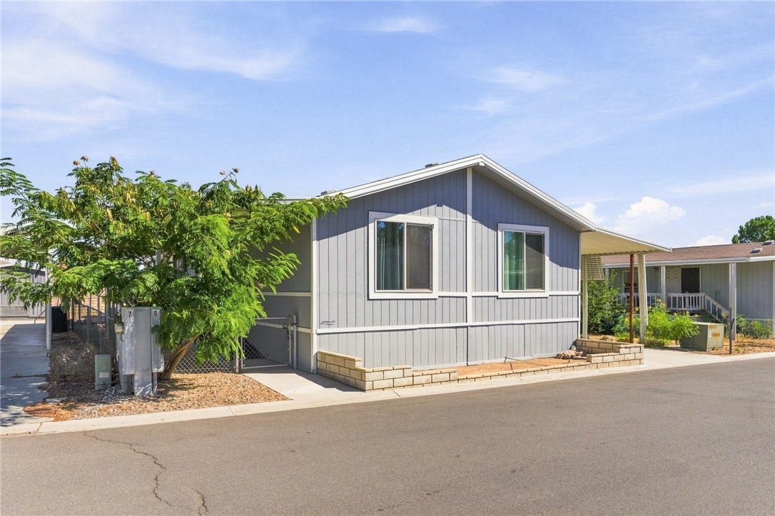 20843 Waalew, #C6, Apple Valley, CA 92307 20843 Waalew, #C6, Apple Valley, CA 92307