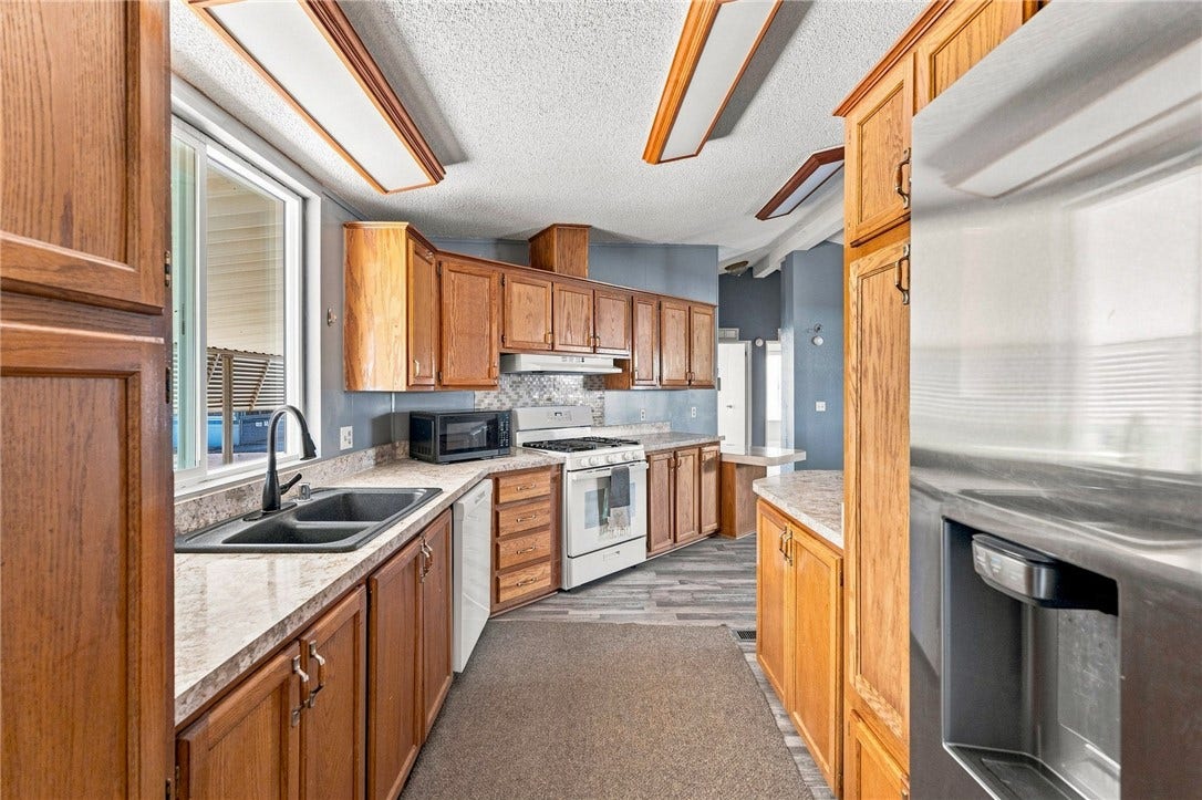 20843 Waalew, #C6, Apple Valley, CA 92307 20843 Waalew, #C6, Apple Valley, CA 92307