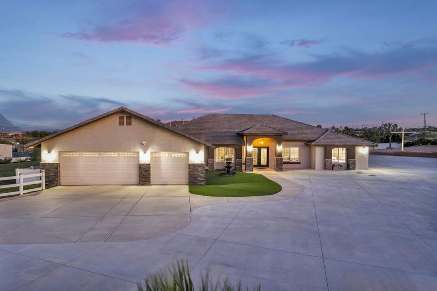 Property photo for 10525 Sage Street, Oak Hills, CA