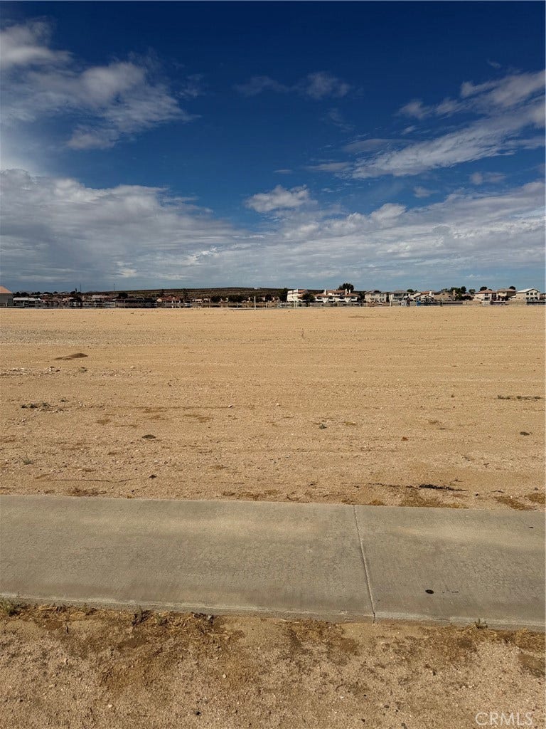 Property photo for 11 Lakeview Drive, Helendale, CA