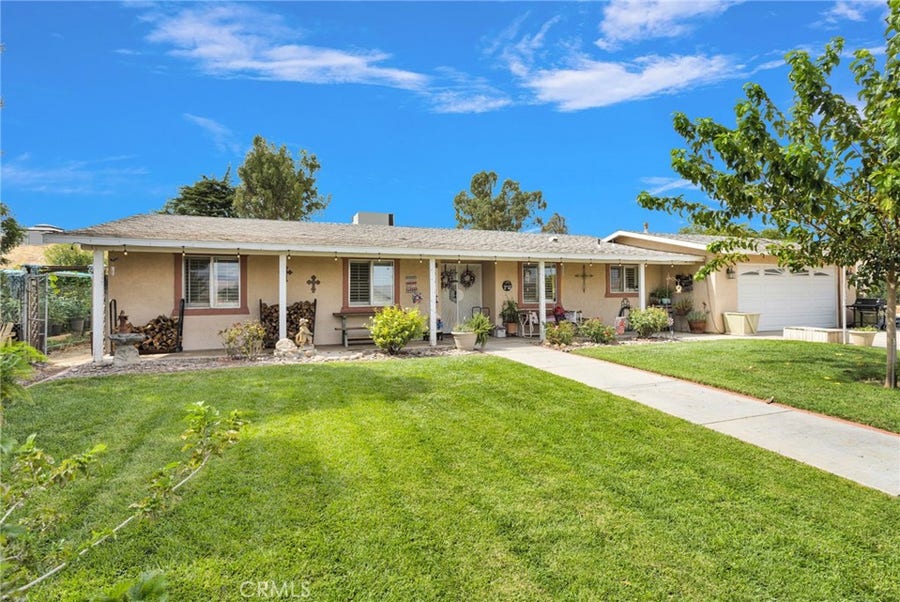 Property photo for 11846 Ivy Avenue, Hesperia, CA