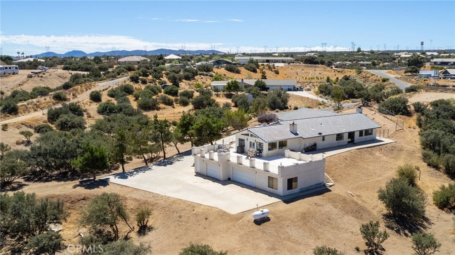 Property photo for 8384 Highland Court, Oak Hills, CA