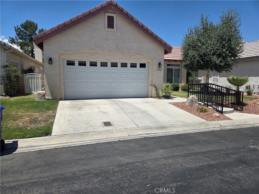 11262 Country Club, Apple Valley, CA 92308 11262 Country Club, Apple Valley, CA 92308