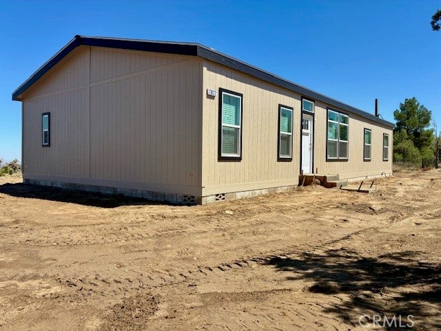 Property photo for 2022 Smoketree Road, Pinon Hills, CA