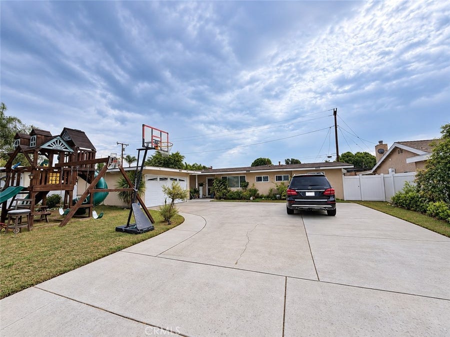 Property photo for 446 S Lowell, Covina, CA