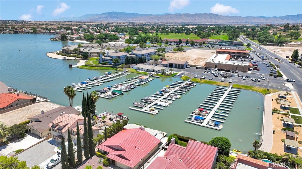 12572 Coronado Lane, Victorville, CA 92395 Boat Slips & Gas Tank