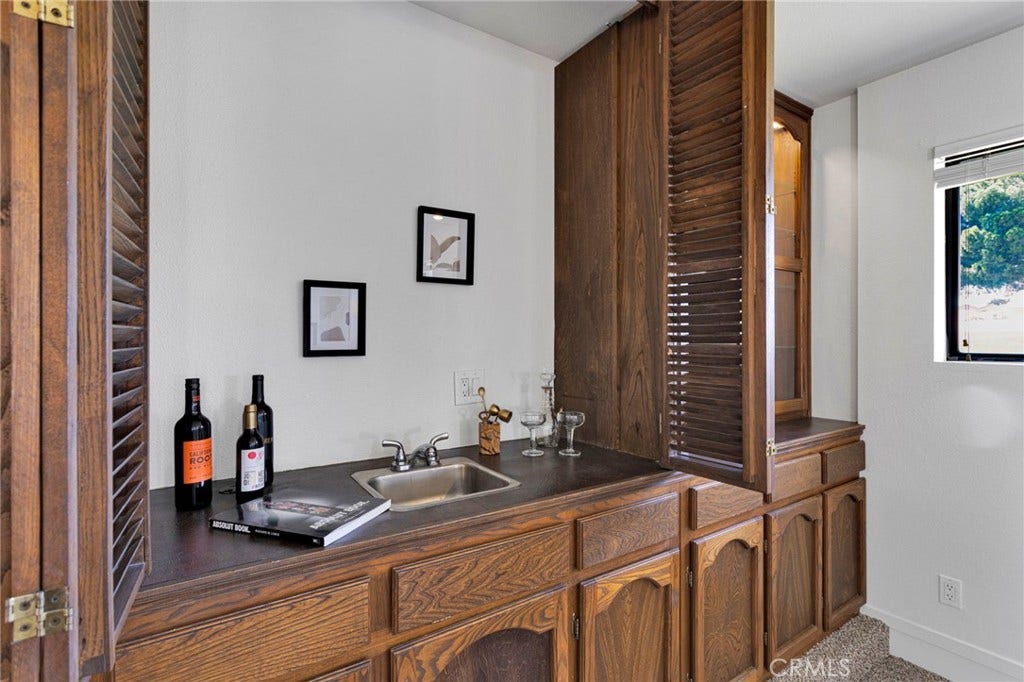 12572 Coronado Lane, Victorville, CA 92395 Wet Bar in Living Room