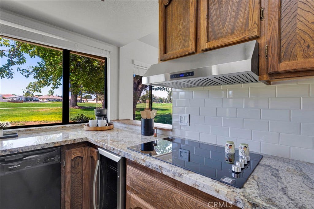 12572 Coronado Lane, Victorville, CA 92395 Kitchen