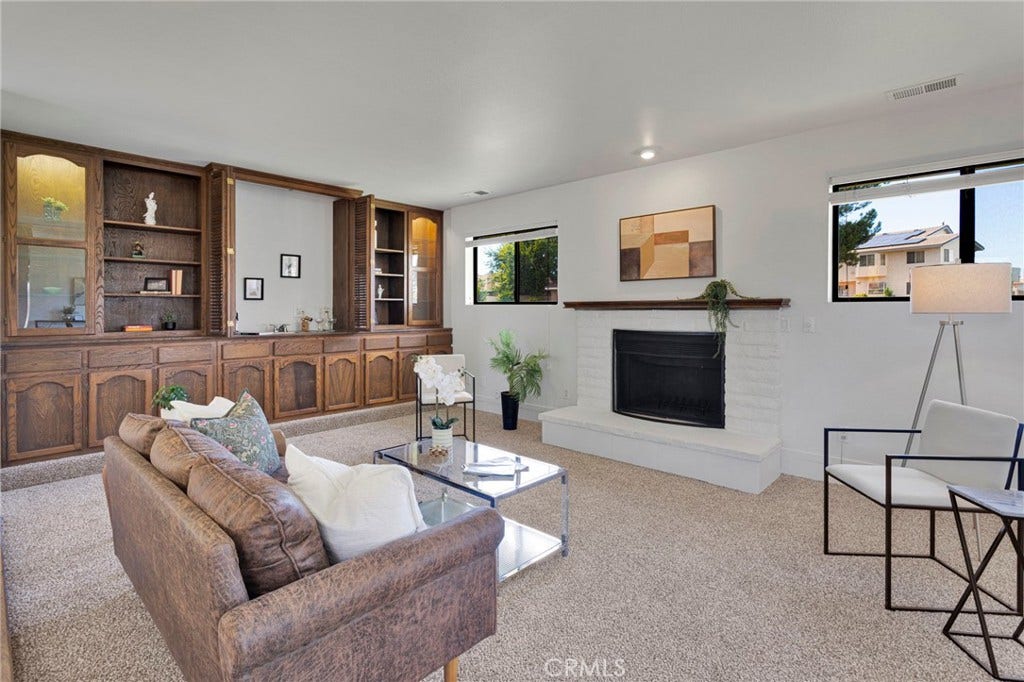 12572 Coronado Lane, Victorville, CA 92395 Living Room