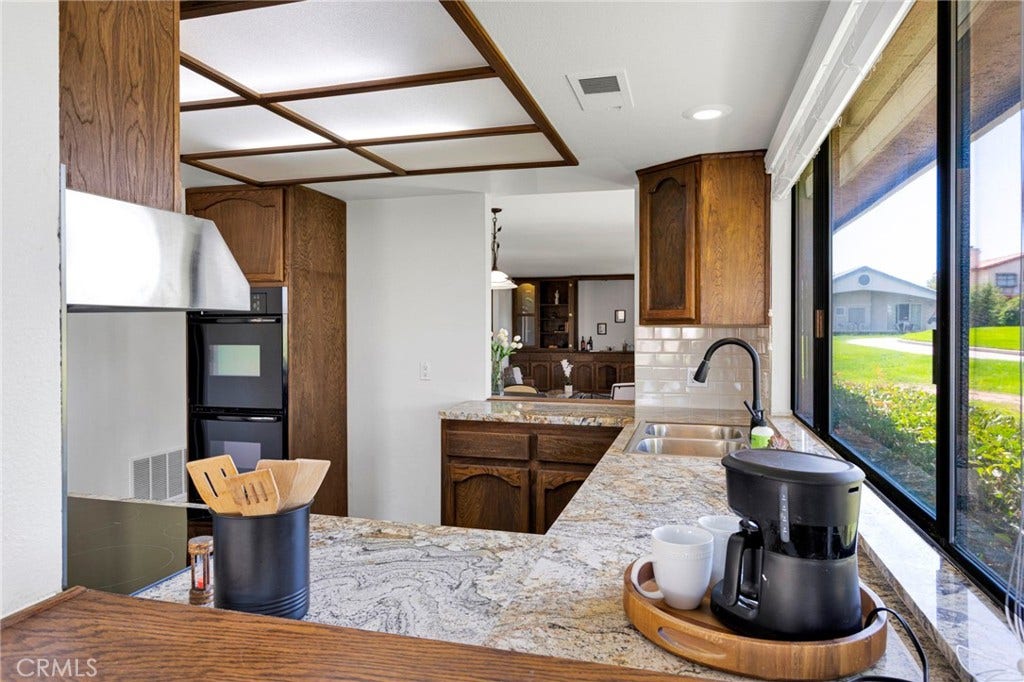 12572 Coronado Lane, Victorville, CA 92395 Kitchen