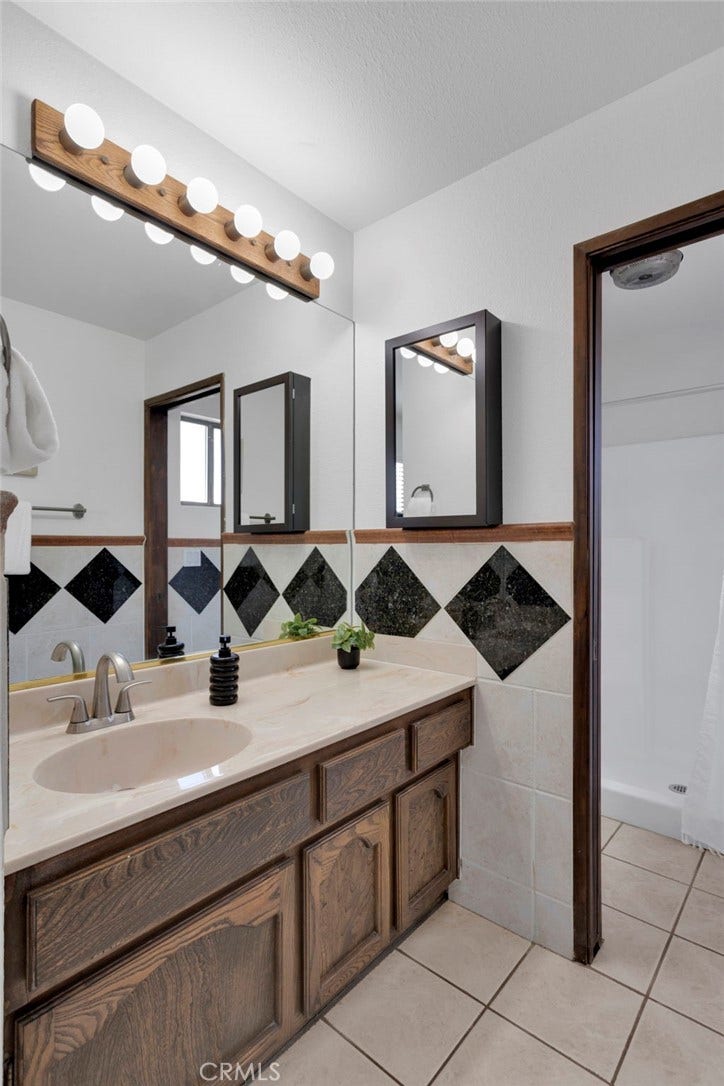 12572 Coronado Lane, Victorville, CA 92395 Primary Bathroom