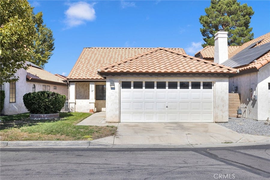 Property photo for 19270 Pine Way, Apple Valley, CA