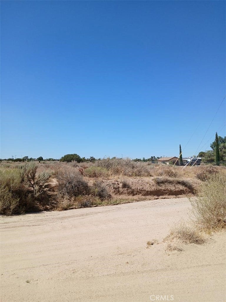 Property photo for 10082 Eaby Road, Phelan, CA