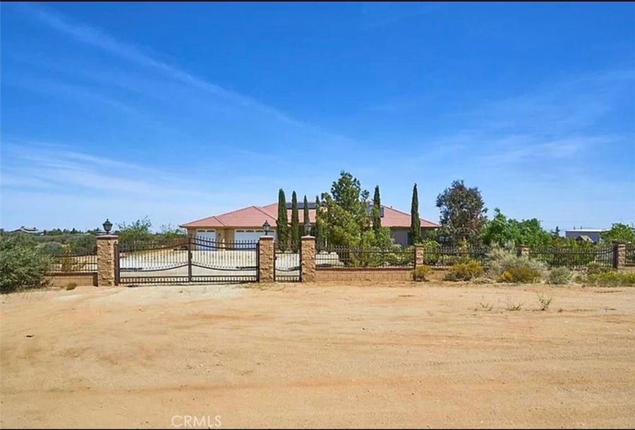 Property photo for 7438 Woodcliff, Phelan, CA