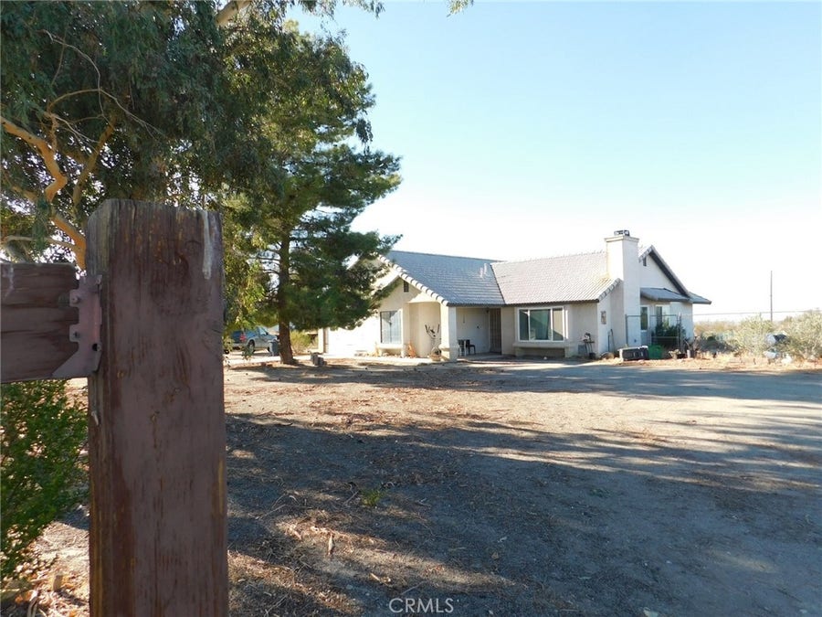 Property photo for 4396 Mataro Road, Phelan, CA