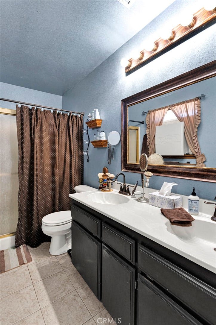 8090 Corona, Hesperia, CA 92345 8090 Corona, Hesperia, CA 92345