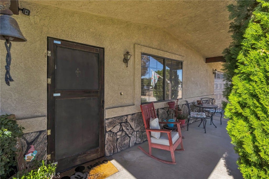 8090 Corona, Hesperia, CA 92345 8090 Corona, Hesperia, CA 92345