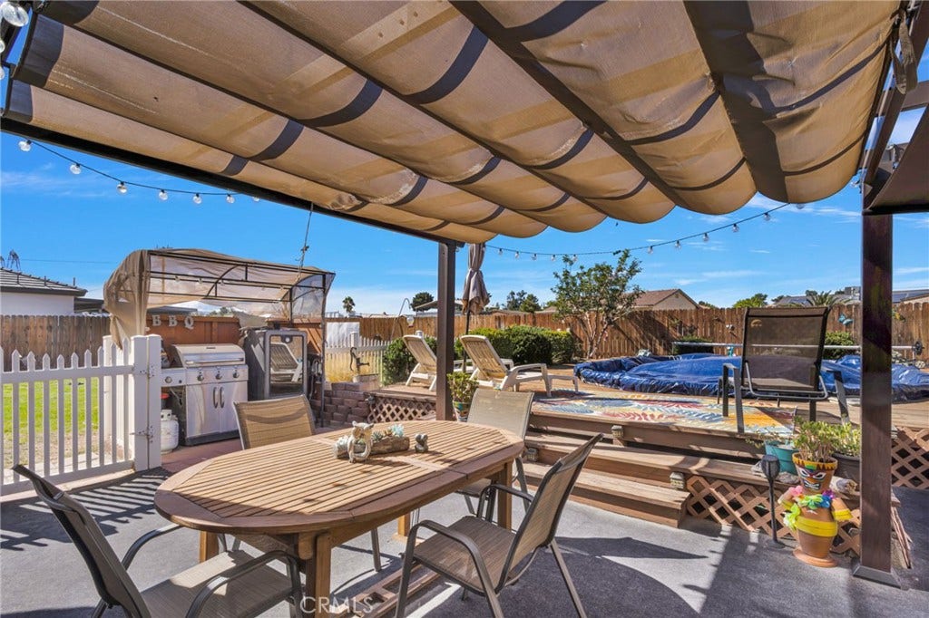 8090 Corona, Hesperia, CA 92345 8090 Corona, Hesperia, CA 92345