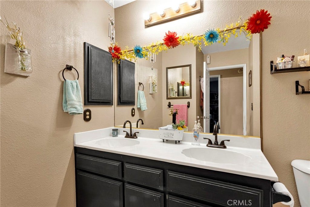 8090 Corona, Hesperia, CA 92345 8090 Corona, Hesperia, CA 92345