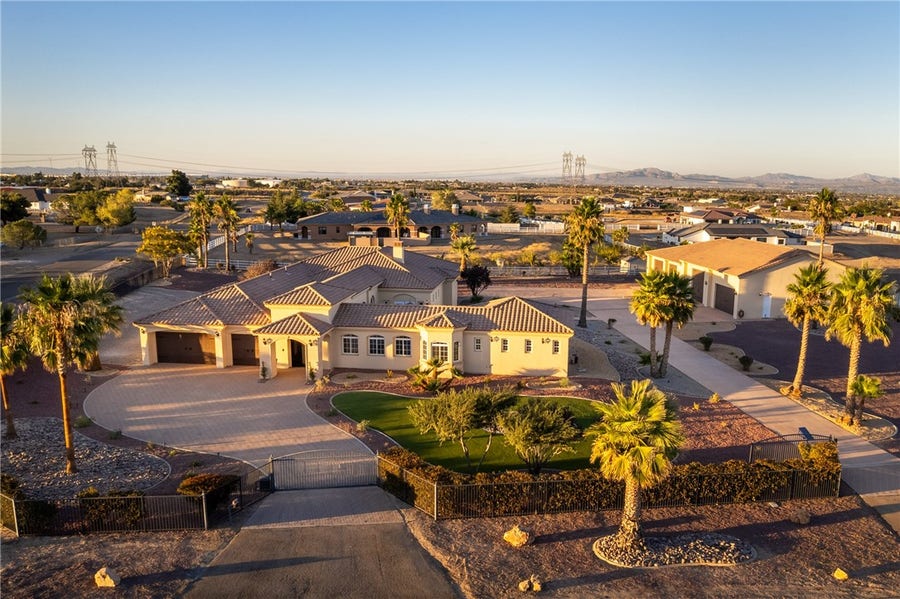 Property photo for 12128 Whitehaven, Oak Hills, CA