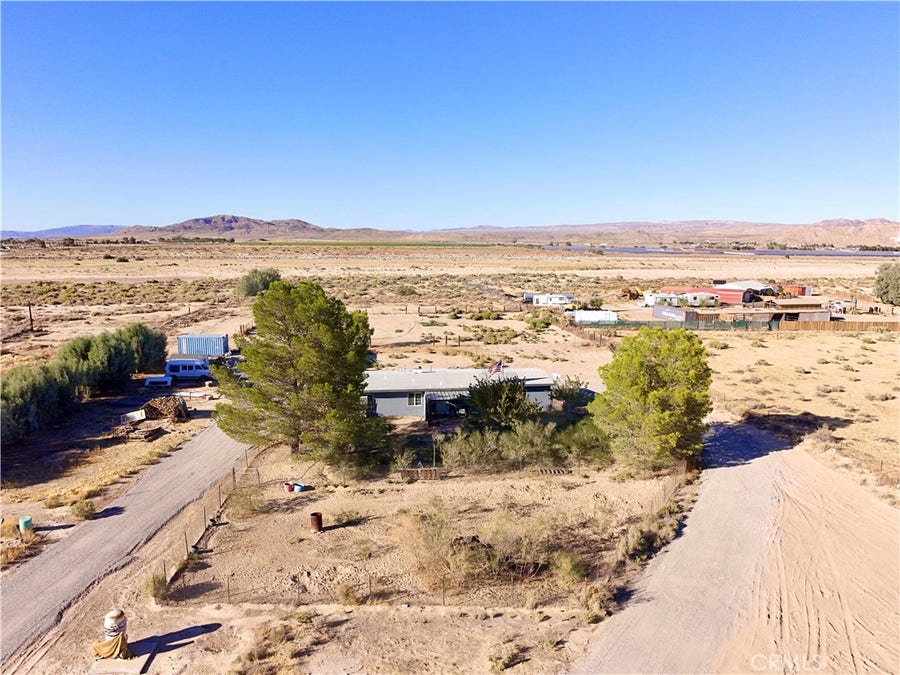 Property photo for 25088 Agate Road, Barstow, CA